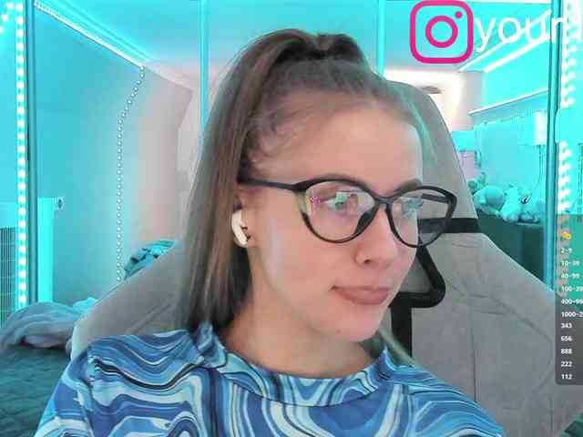 VikkiExtraCheese webcam