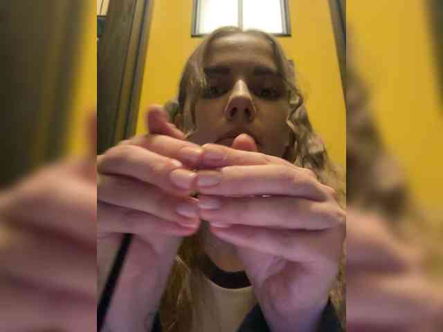 VikkiExtraCheese webcam