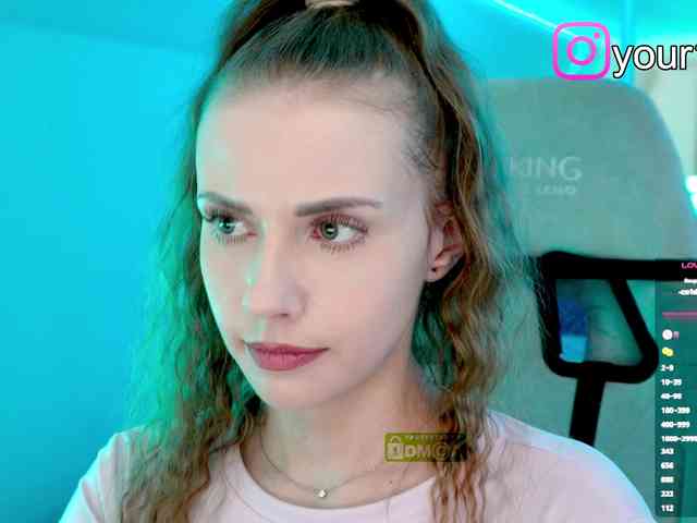 -VikkiL0vesChees... Live Webcam on BongaCams