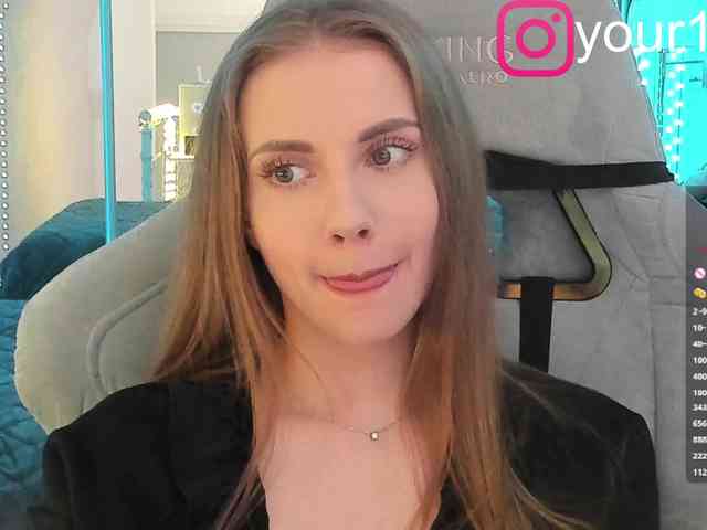 VikkiExtraCheese webcam