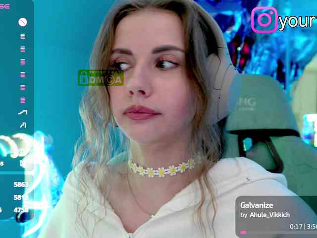 VikkiExtraCheese webcam