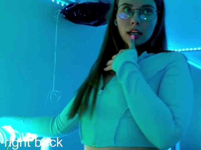 VikkiExtraCheese webcam
