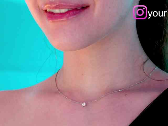 VikkiExtraCheese webcam