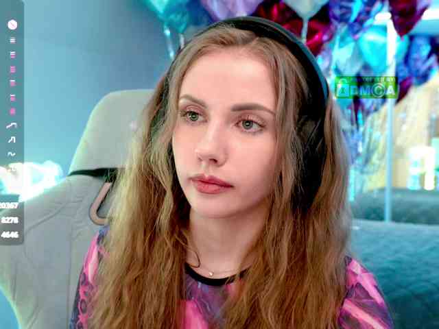 free videochat -VikkiL0vesCheese-