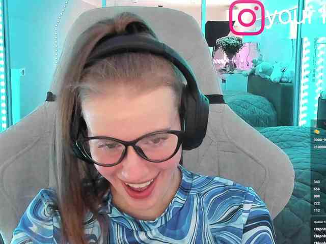 VikkiExtraCheese webcam