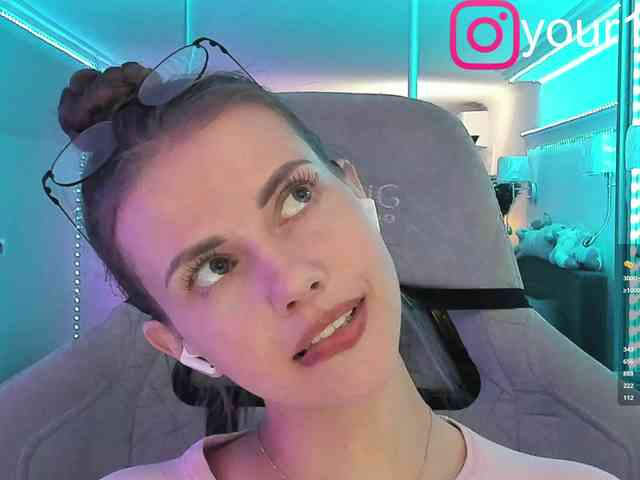 VikkiExtraCheese webcam