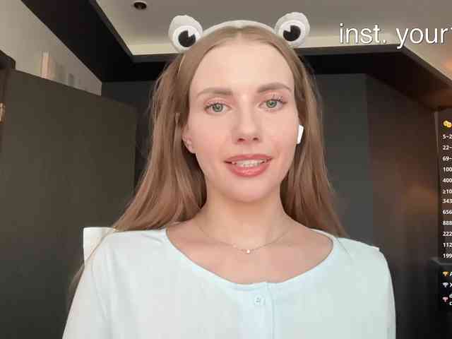 VikkiExtraCheese webcam