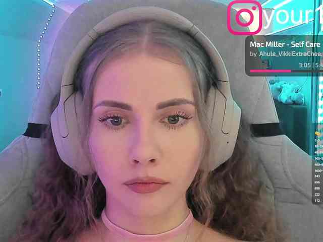 VikkiExtraCheese webcam