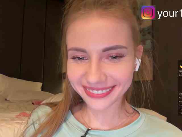 VikkiExtraCheese webcam