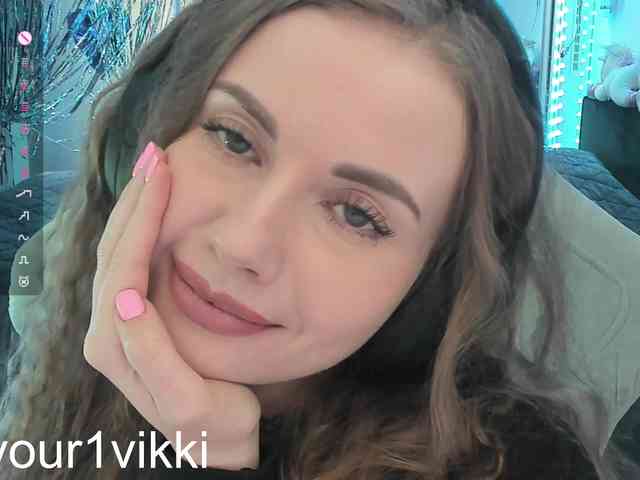 -VikkiL0vesChees... Live Webcam on BongaCams