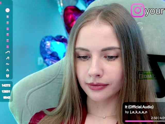 VikkiExtraCheese webcam