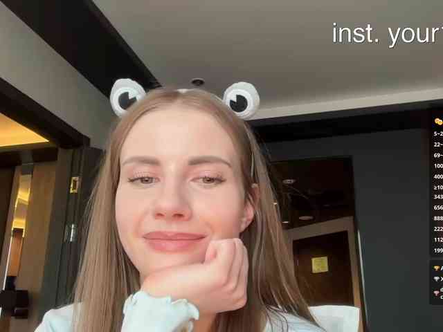 VikkiExtraCheese webcam