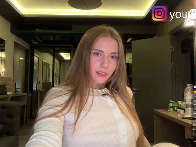 -VikkiL0vesChees... Live Webcam on BongaCams