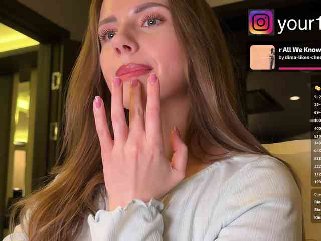 VikkiExtraCheese webcam