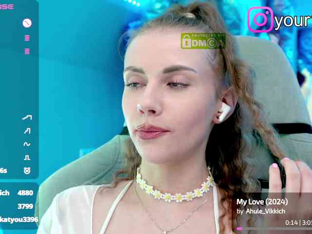VikkiExtraCheese webcam