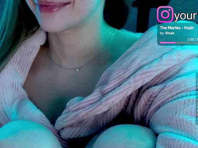 VikkiExtraCheese webcam