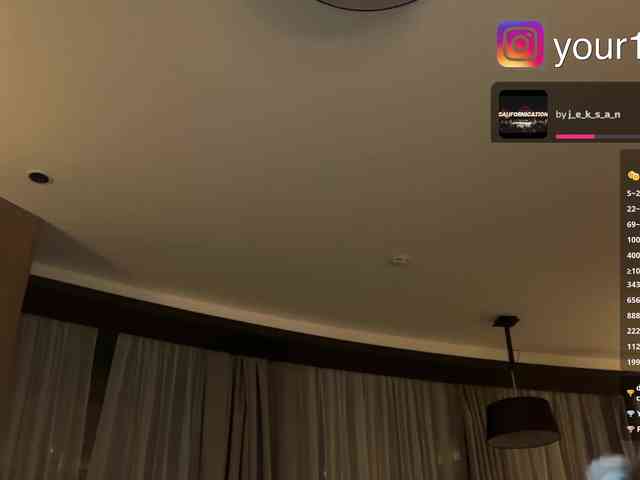 VikkiExtraCheese webcam