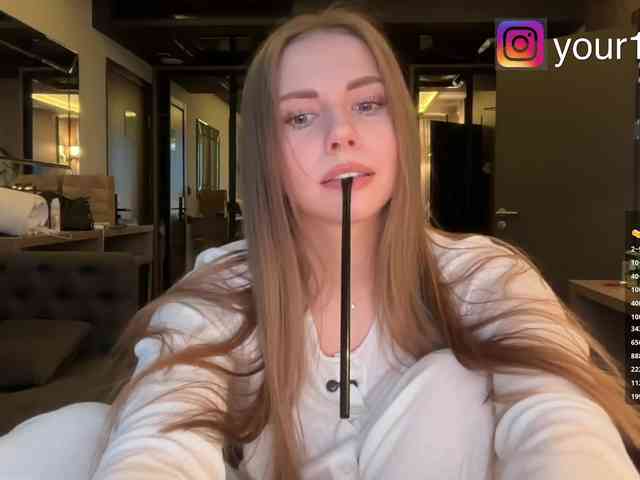 -VikkiL0vesChees... Live Webcam on BongaCams