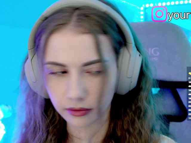 VikkiExtraCheese webcam