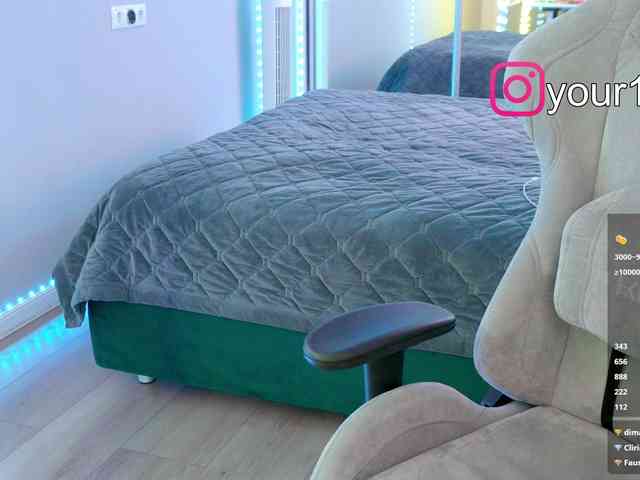 VikkiExtraCheese webcam