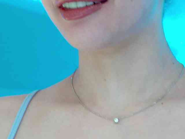 VikkiExtraCheese webcam