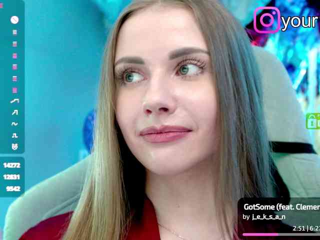 VikkiExtraCheese webcam