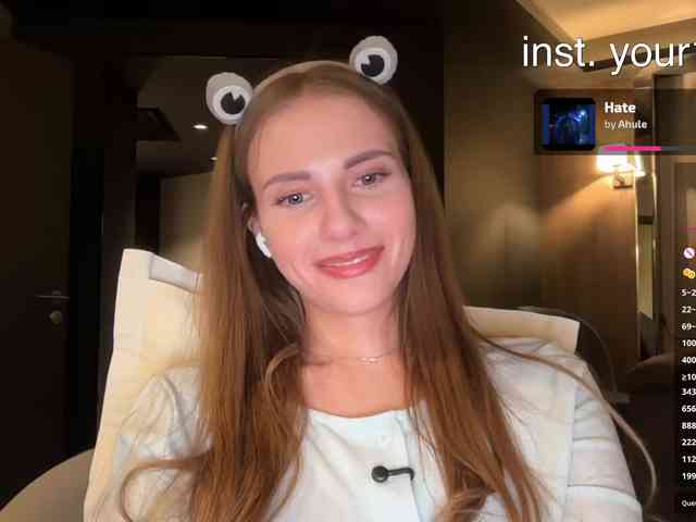 VikkiExtraCheese webcam