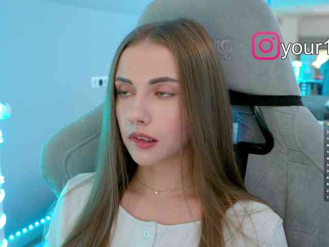 -VikkiL0vesCheese- -VikkiL0vesCheese-