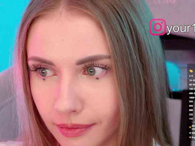 VikkiExtraCheese webcam