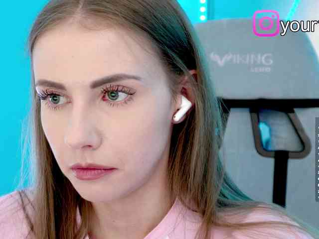 VikkiExtraCheese webcam