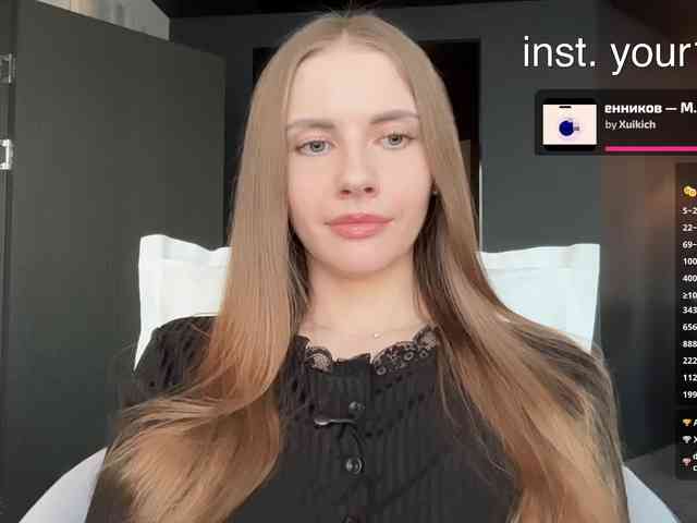 VikkiExtraCheese webcam