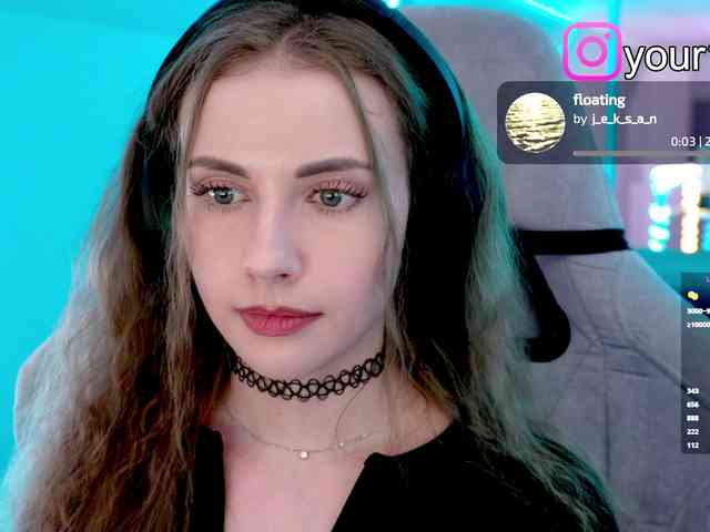 VikkiExtraCheese webcam