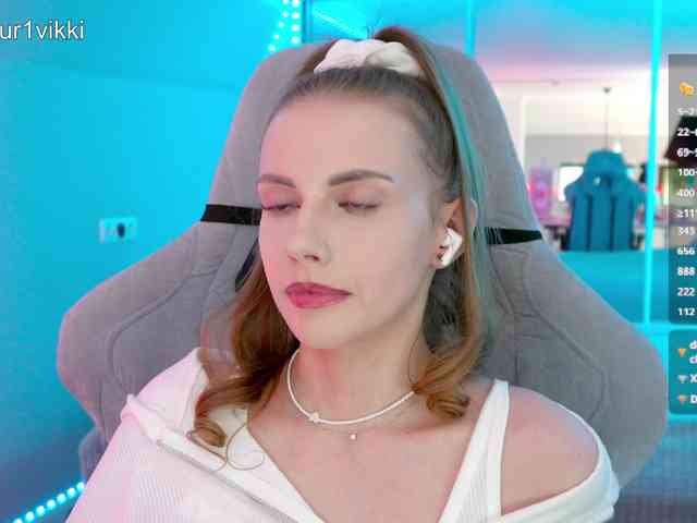 VikkiExtraCheese webcam