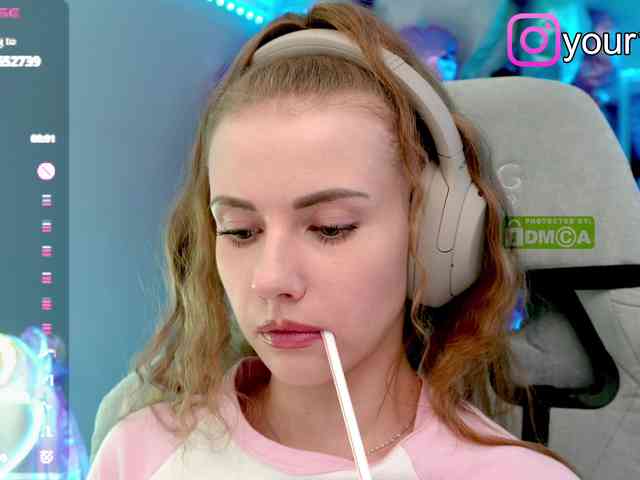 VikkiExtraCheese webcam