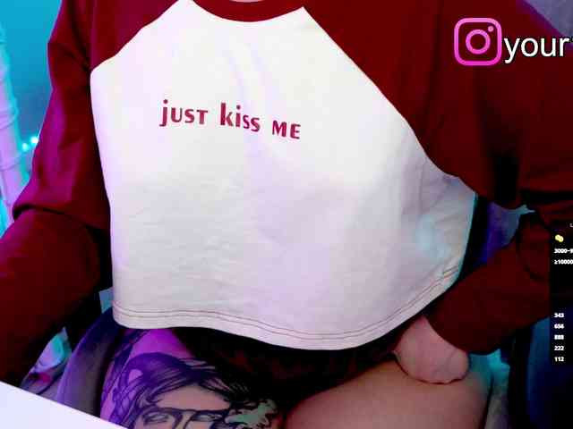 VikkiExtraCheese webcam