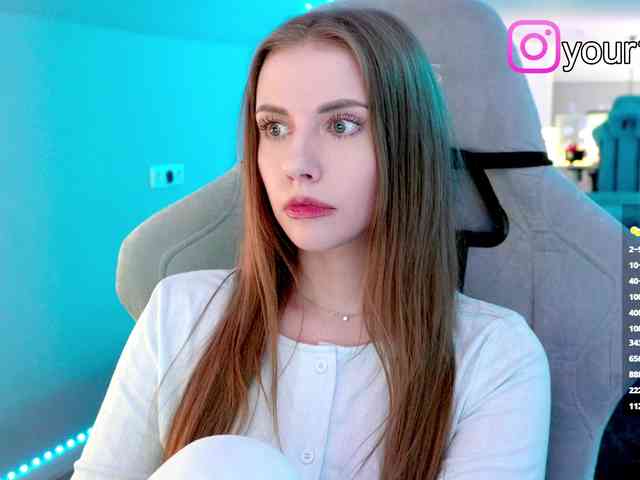 VikkiExtraCheese webcam
