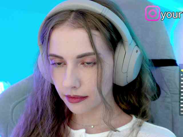 VikkiExtraCheese webcam