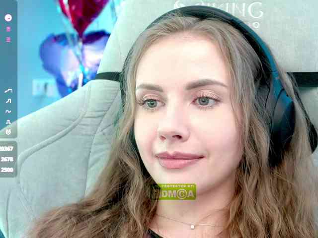 VikkiExtraCheese webcam