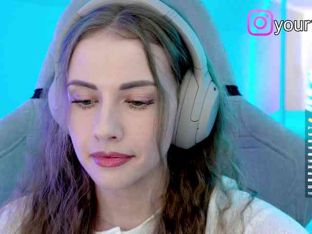 VikkiExtraCheese webcam