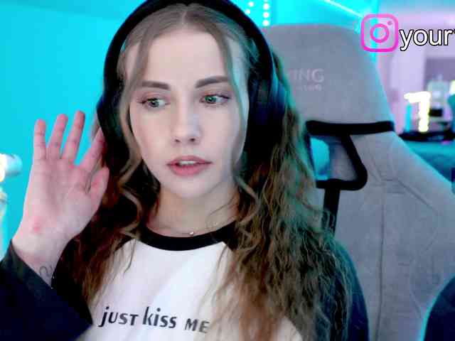 VikkiExtraCheese webcam