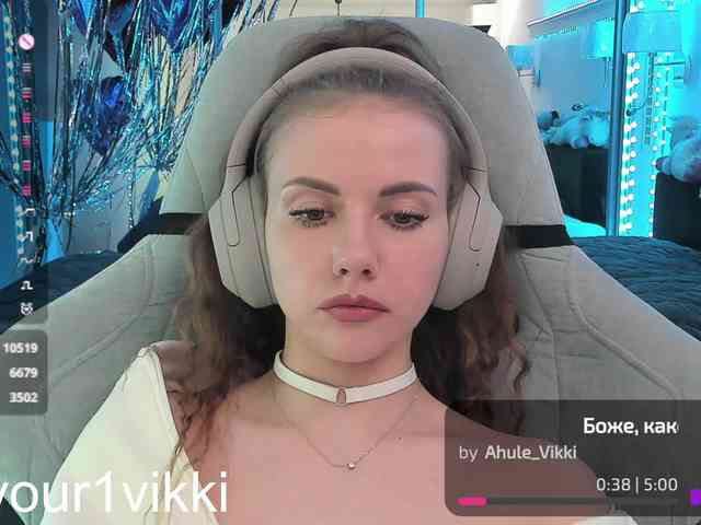 -VikkiL0vesCheese-