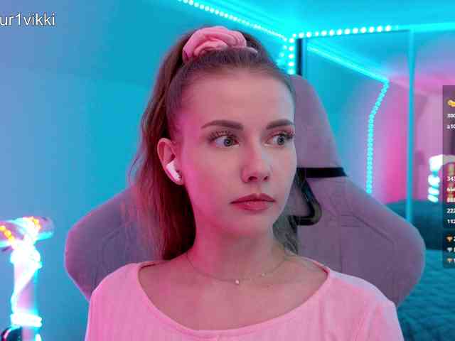 VikkiExtraCheese webcam