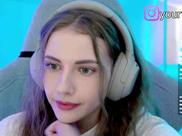 VikkiExtraCheese webcam