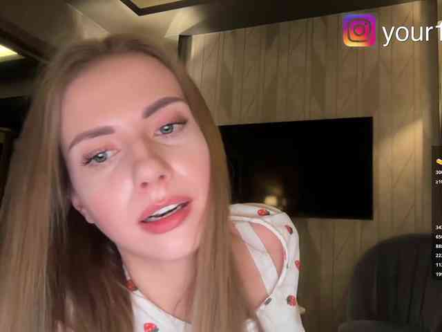 VikkiExtraCheese webcam