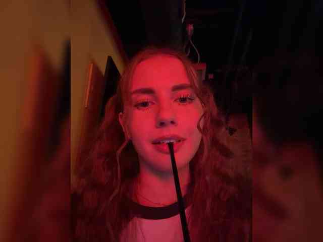 VikkiExtraCheese webcam