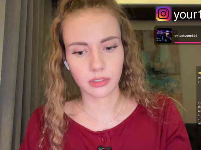 VikkiExtraCheese webcam