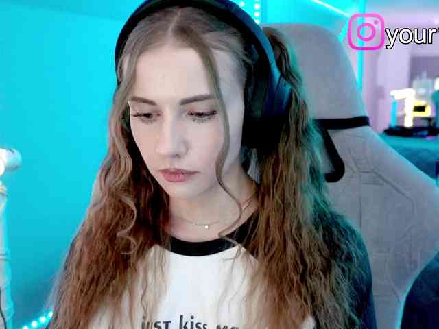 VikkiExtraCheese webcam