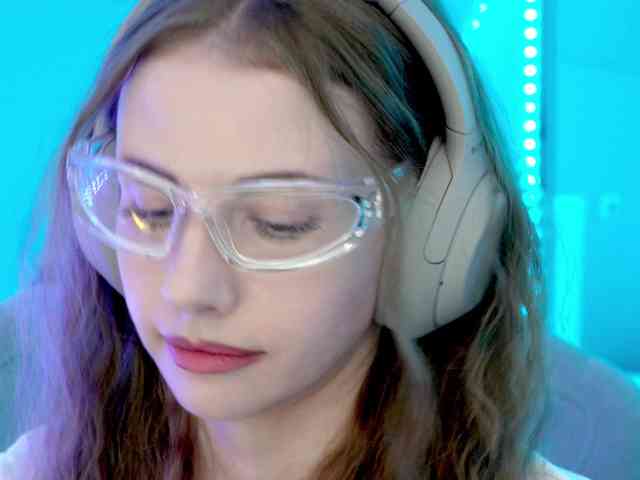 VikkiExtraCheese webcam
