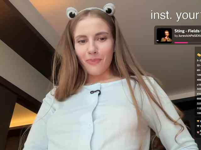 VikkiExtraCheese webcam