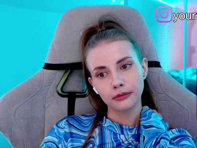 VikkiExtraCheese webcam